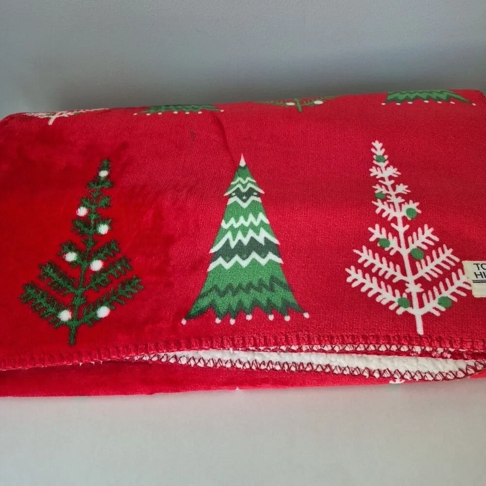 Tommy Hilfiger Red Green White Christmas Tree Plush Sherpa Throw Blanket 50x60